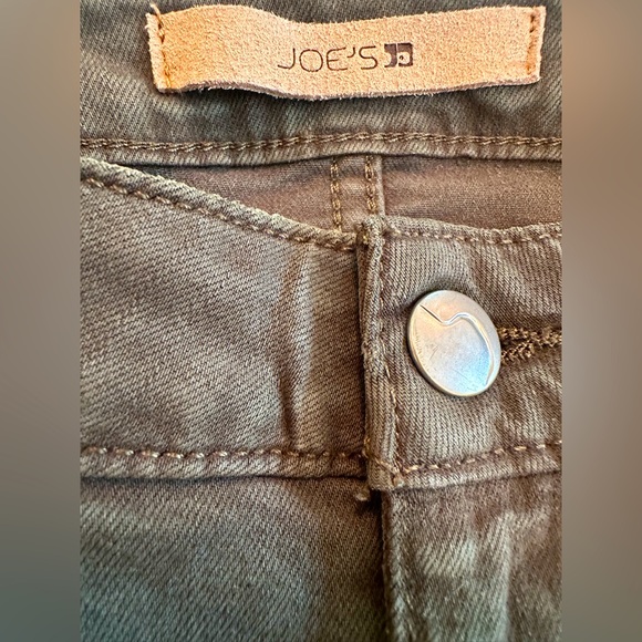 Joe’s Jeans, women’s skinny ankle distressed @ knees & hem, size 25, Olive color - Picture 4 of 6